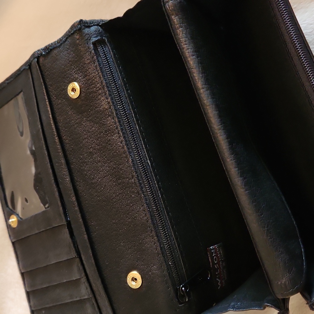 Wilson's embossed leather checkbook style wallet - Picture 4 of 5